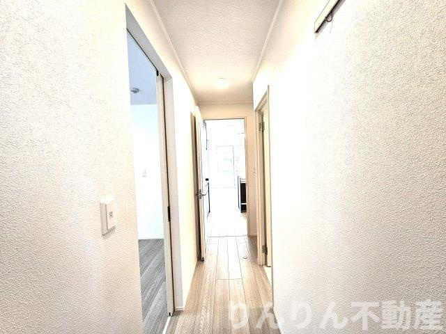 【内装】 | ベルティルミナス | 明るい色調の室内です