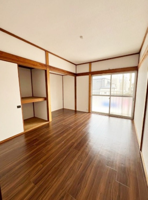 【洋室】 | 西宮市上大市３丁目　中古戸建 | ７帖の洋室は東向きバルコニーの明るいお部屋