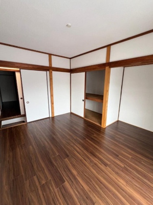 【洋室】 | 西宮市上大市３丁目　中古戸建 | 奥行きがあるのでたっぷり収納できます