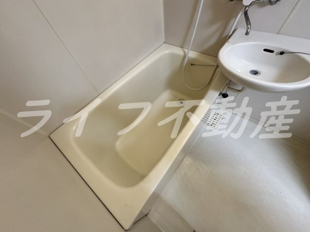 ファースト小阪の浴室|きれいなお風呂です