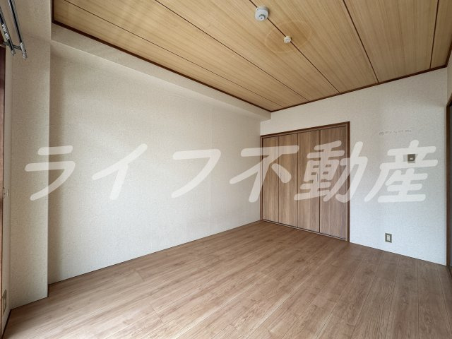 ファースト小阪の洋室|スタンダードな洋室です