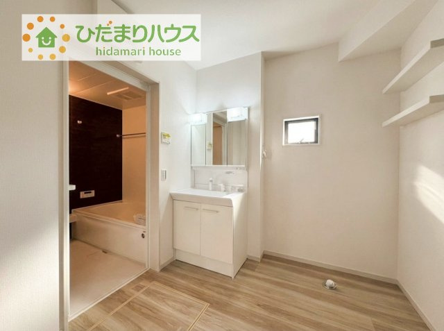 【洗面所】 | 取手市戸頭17期　新築戸建　1号棟 | 三面鏡裏収納には化粧品や洗面用品類をすっきり整理できます(#^^#)