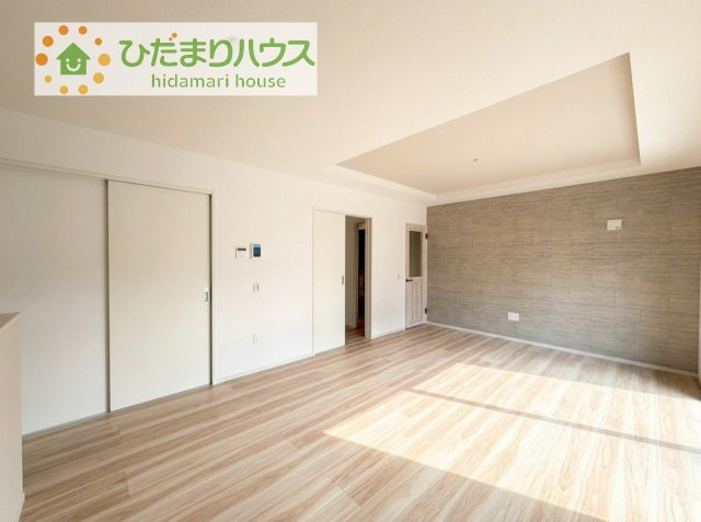 【居間・リビング】 | 取手市戸頭17期　新築戸建　1号棟 | お子様が元気に遊べる広々としたリビングです！