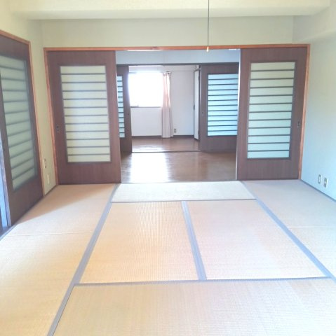 ビラ朝霧の和室|和室です