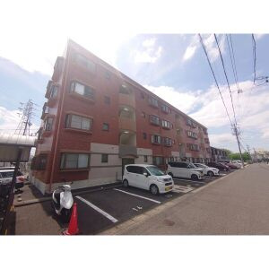 プリミエール岩野IIの駐車場