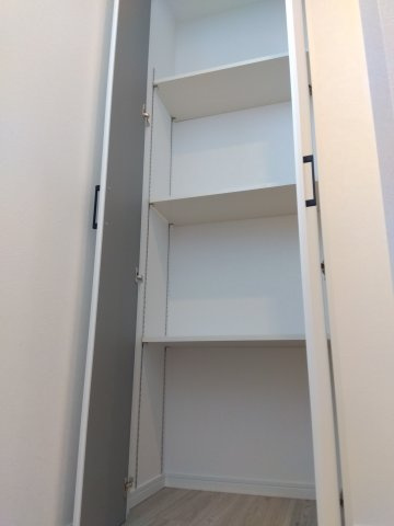 八戸市江陽１丁目の収納|２Fホール：収納