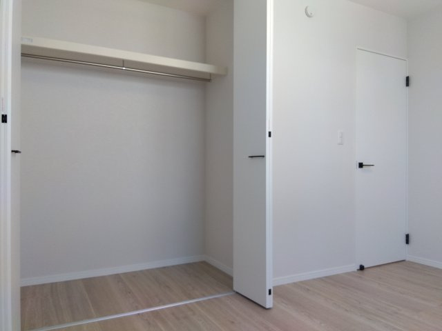 八戸市江陽１丁目の収納|２F洋室：大容量クローゼット