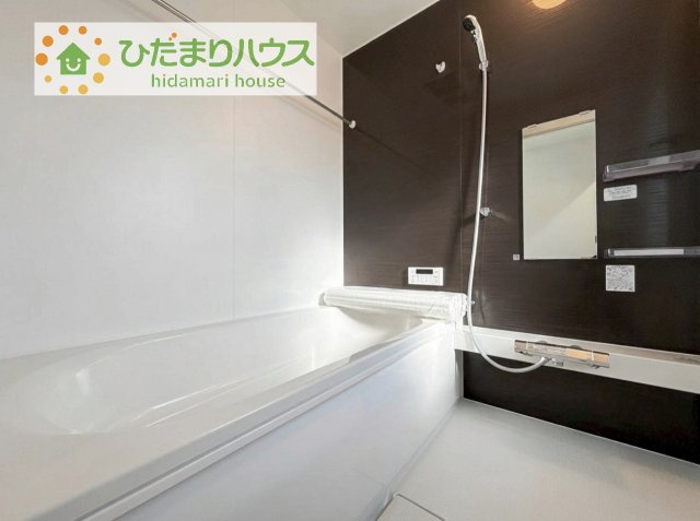 【浴室】 | 取手市戸頭17期　新築戸建　2号棟 | 清潔感のある浴室は自分一人のリラックス空間を演出してくれます。もちろんお子様と一緒でも十分な広さがあり快適です(^^♪