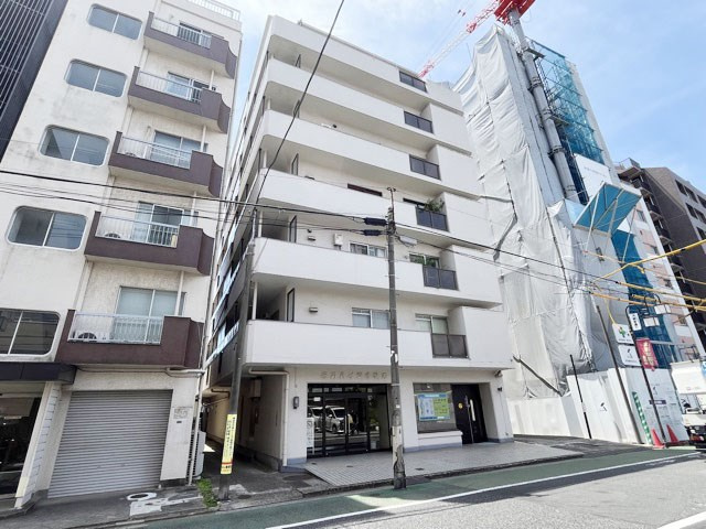 【外観】 | ネオハイツ千駄木 | 手入れの行き届いた外壁やエントランスなど、「見ればわかる」レベルで清潔感を保ったマンションです。築年数を感じさせない姿で皆様をお出迎えします。～即日のご見学可能～　お問合せはお気軽にどうぞ。
