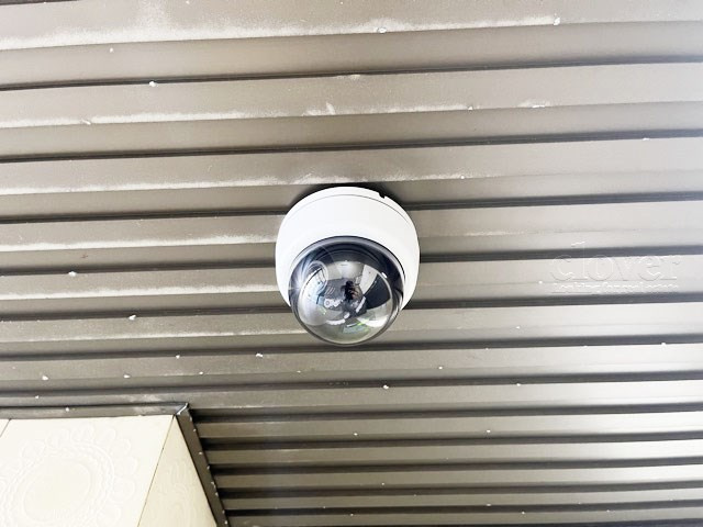 【防犯設備】 | ネオハイツ千駄木 | 建物や敷地の隅々に目を光らせる防犯カメラが設置されています。現地を見学される際には、カメラの存在やその台数にも意識を払ってみてください。～即日のご見学可能～　お問合せはお気軽にどうぞ。
