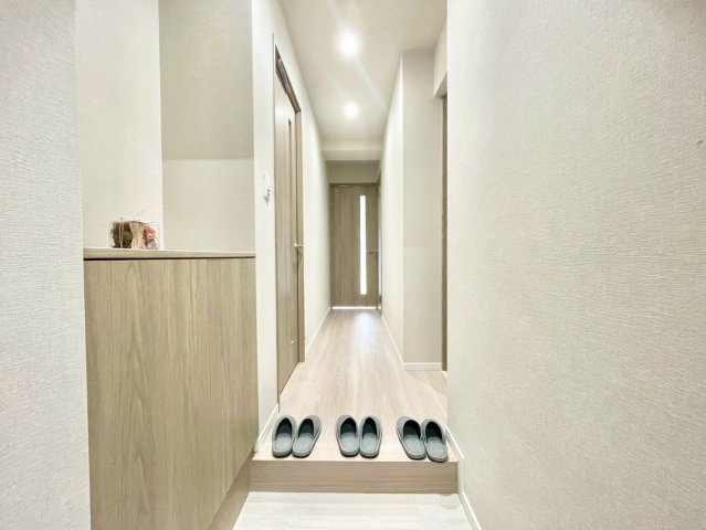 桜上水山森マンションの玄関|明るい居住空間！

現地ご見学希望・資料請求などお気軽にお問い合わせ下さい！
03-5990-5201