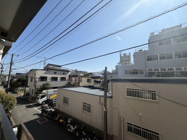 桜上水山森マンションの展望|大きな空に包まれて、太陽の光をたっぷりと浴びながら過ごす毎日は、自然と家族の笑顔で溢れます。

現地ご見学希望・資料請求などお気軽にお問い合わせ下さい！
03-5990-5201