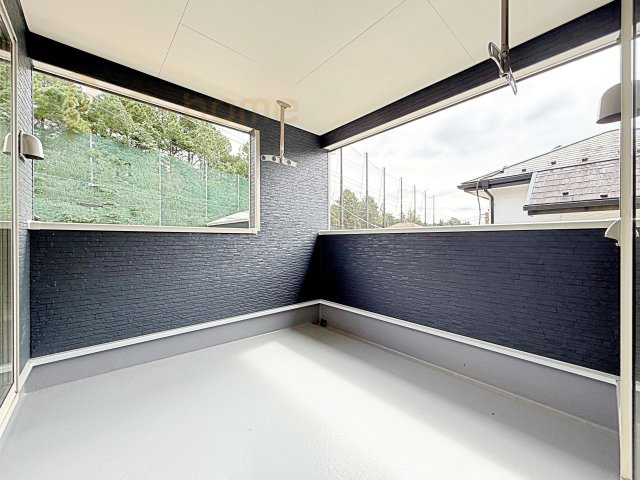 つくばみらい市伊奈東第12　新築戸建て　1号棟のバルコニー|急な雨でも安心のインナーバルコニー♪忙しいご夫婦も大満足♪