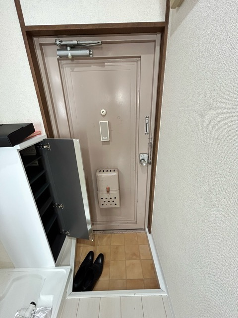 シャトレ天沼の玄関