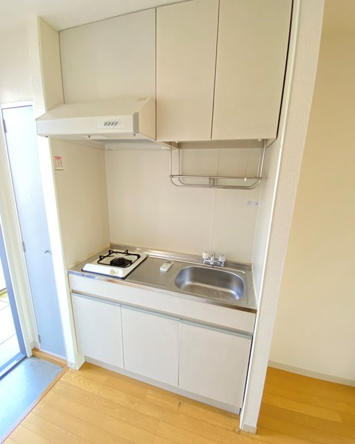 グレース萩野町　Ｂ棟のキッチン|写真は同建物の別のお部屋です。