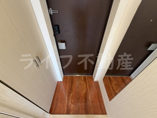 プレジオ玉造の玄関
