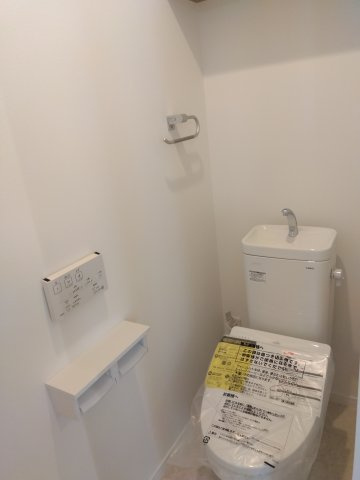 八戸市江陽１丁目のトイレ|１F：ウォシュレットトイレ
