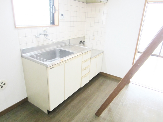 メゾン平岡のキッチン|キッチンの隣に冷蔵庫が置けます☆
