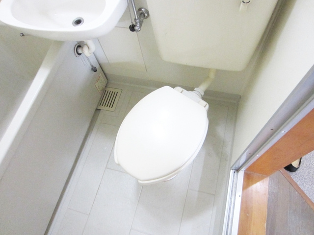 メゾン平岡のトイレ|お風呂とトイレは同室です☆