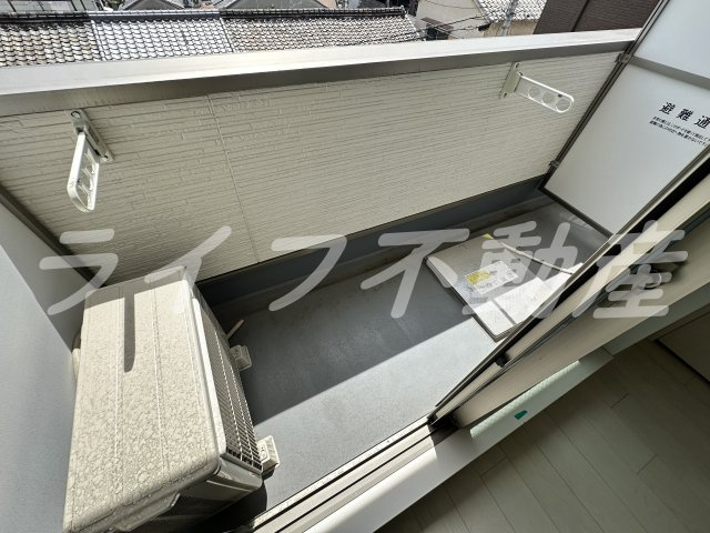 クリエオーレ小若江のバルコニー|外からの目が気にならないバルコニーで洗濯物が干せます
