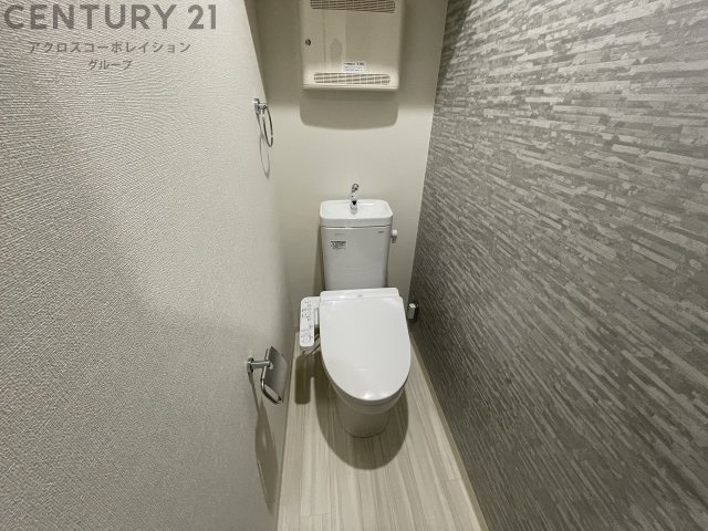 温水洗浄便座付きのトイレです♪