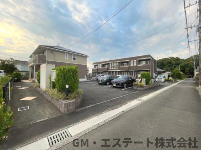 宮崎市佐土原町下田島　売アパート（BROTHER Ⅰ・Ⅱ）の駐車場