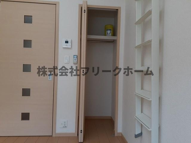 武蔵野市境南町５丁目のアパートの収納