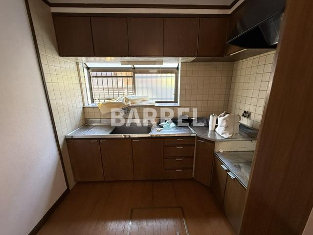 服部本町貸家のキッチン
