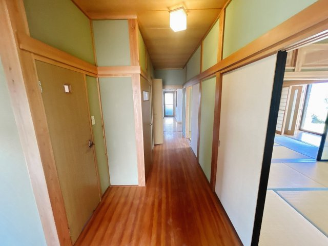 南相馬市原町区大木戸 平屋中古住宅 3LDK 陽当たり良好！ 不動産プラスの内装|廊下です。ハウスクリーニングを行います。廊下から各部屋にアクセスできます。