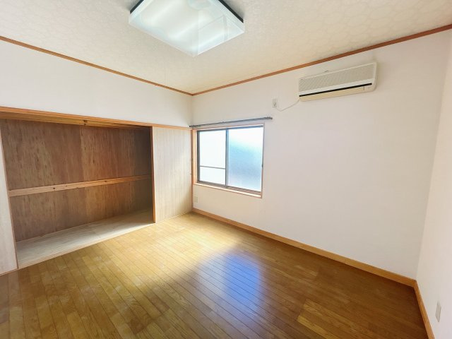 南相馬市原町区大木戸 平屋中古住宅 3LDK 陽当たり良好！ 不動産プラスの洋室|【リフォーム中】約7.25帖の洋室です。ハウスクリーニングを行います。和風の住宅ですが洋室もある住宅なので様々な使い方ができる住宅となっています。