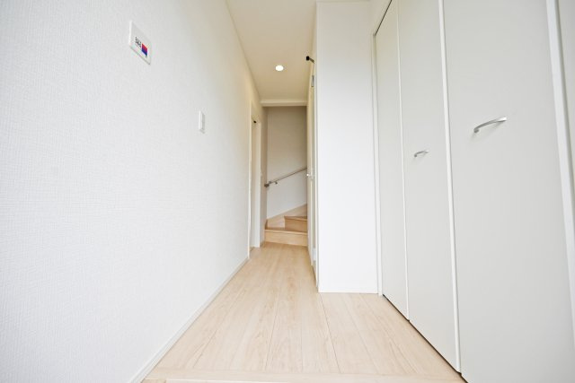 クレイドルガーデン伊丹市千僧2丁目新築一戸建て｜4LDK＋駐車2台可の玄関