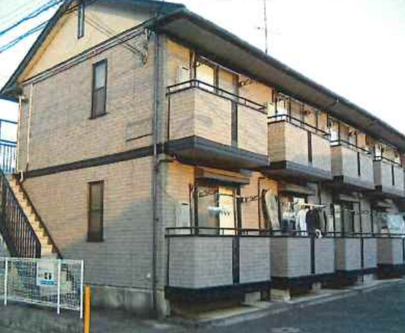 調布市布田５丁目のアパートのエントランス