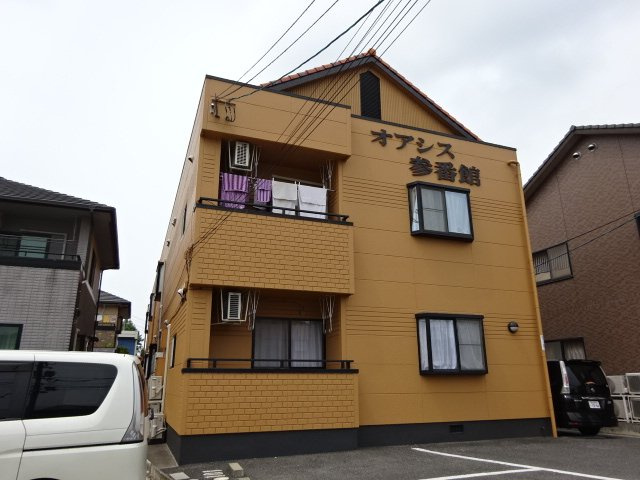 オアシス参番館の外観