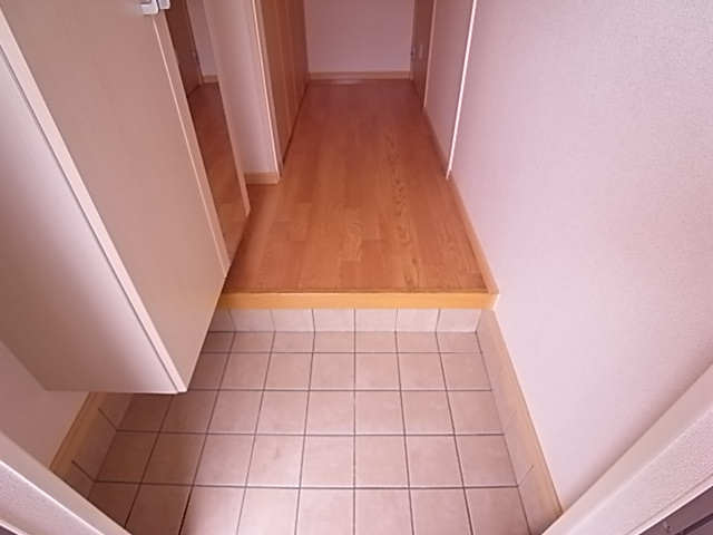 ピングーEASTの玄関
