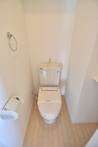 大阪市都島区高倉町１丁目の賃貸マンションのトイレ