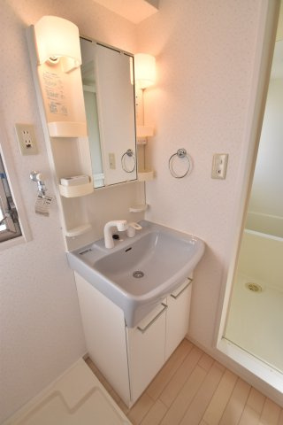 大阪市都島区高倉町１丁目の賃貸マンションの洗面所