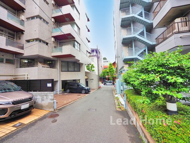 【その他】 | ヴェラハイツ赤坂 | 前面道路