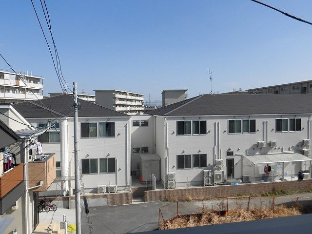 大阪市東淀川区井高野２丁目のアパート