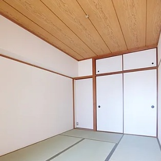 ハイツ粟新上住吉の和室
