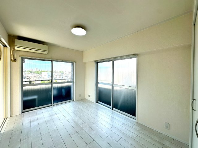 ノアーズマンション目白台～「雑司が谷駅」徒歩1分・「目白駅」徒歩9分の洋室