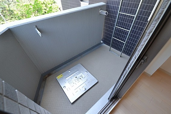 エスリード中山手県庁前のバルコニー