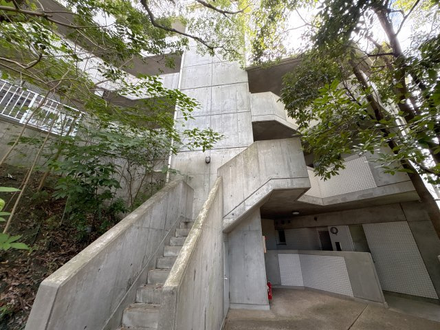 生駒市辻町の賃貸マンションの外観