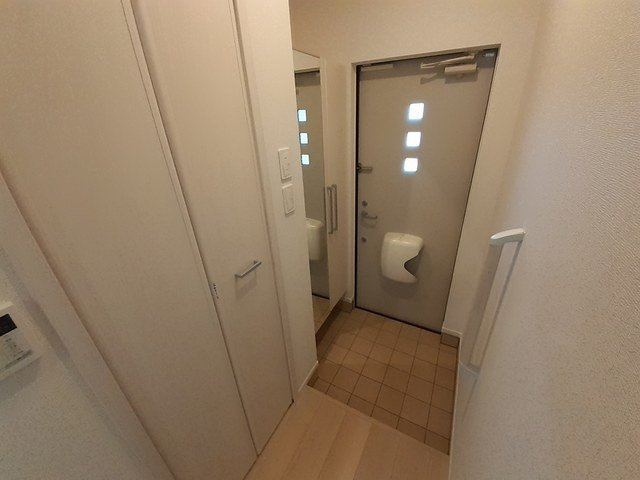 ブリリアント　ＫⅢの玄関|収納もある玄関です