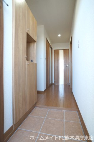熊本市東区東京塚町の賃貸マンションの玄関