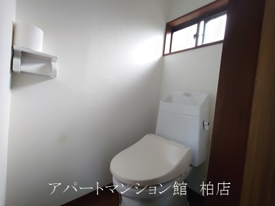 柏市戸張貸家のトイレ