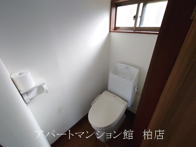 柏市戸張貸家のトイレ