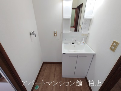 柏市戸張貸家の洗面所