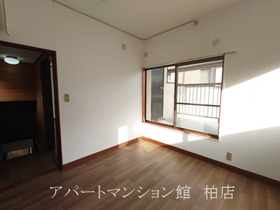 柏市戸張貸家の洋室