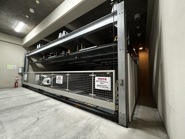 【駐車場】