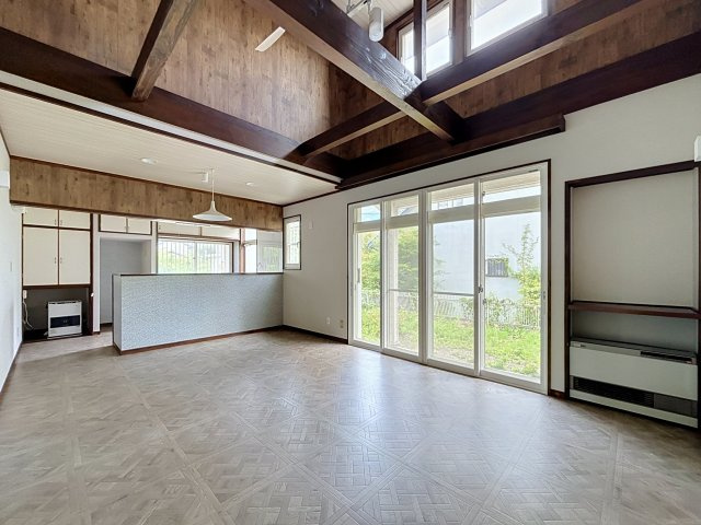 ワンコ平屋の準備はいいかい？の居間・リビング|お部屋も広くて窓も広くて～よいよい♪